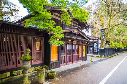 Kakunodate is about 5km around the town.