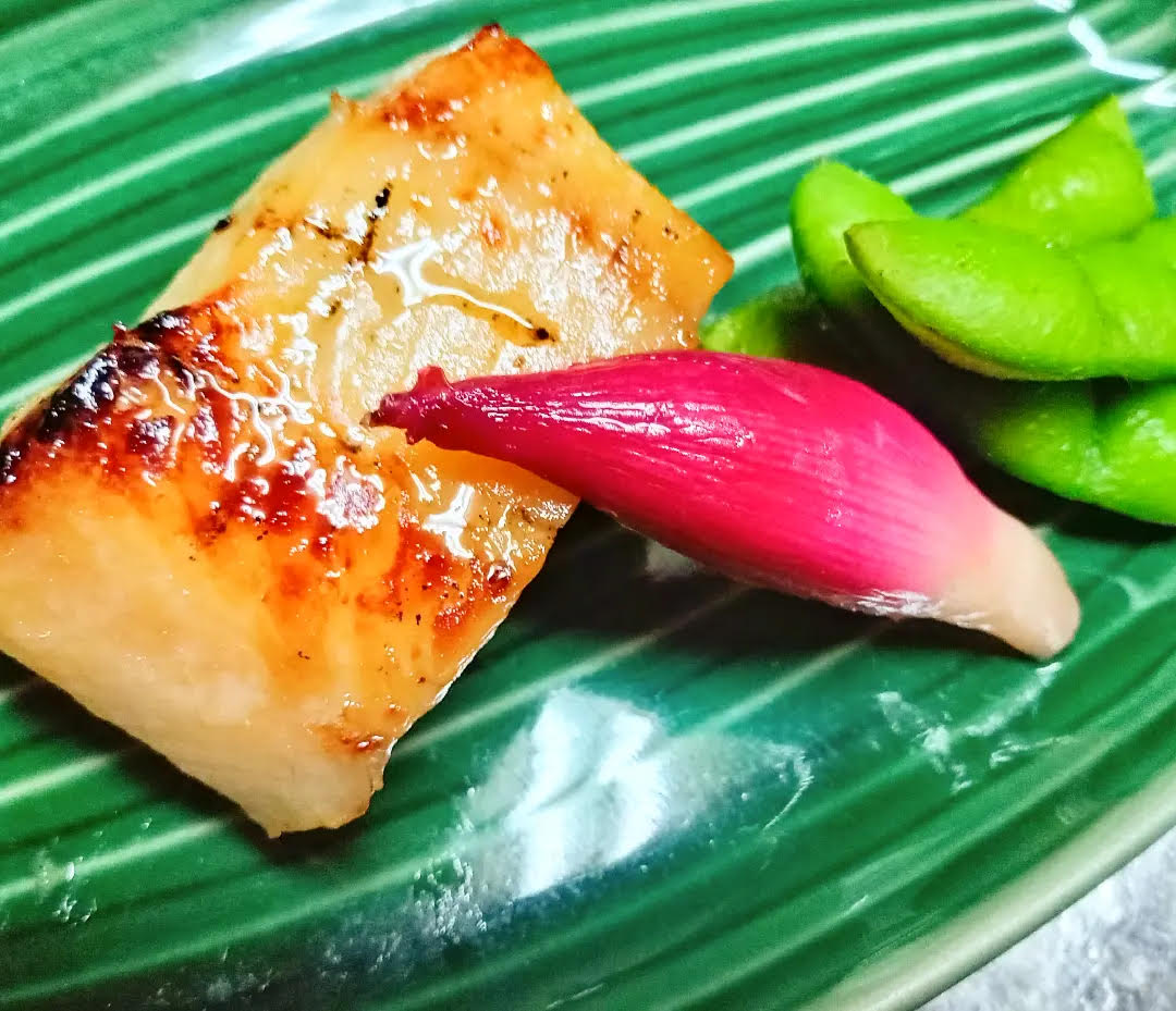 "Sake lees and cold koji" is the perfect snack to go with sake.