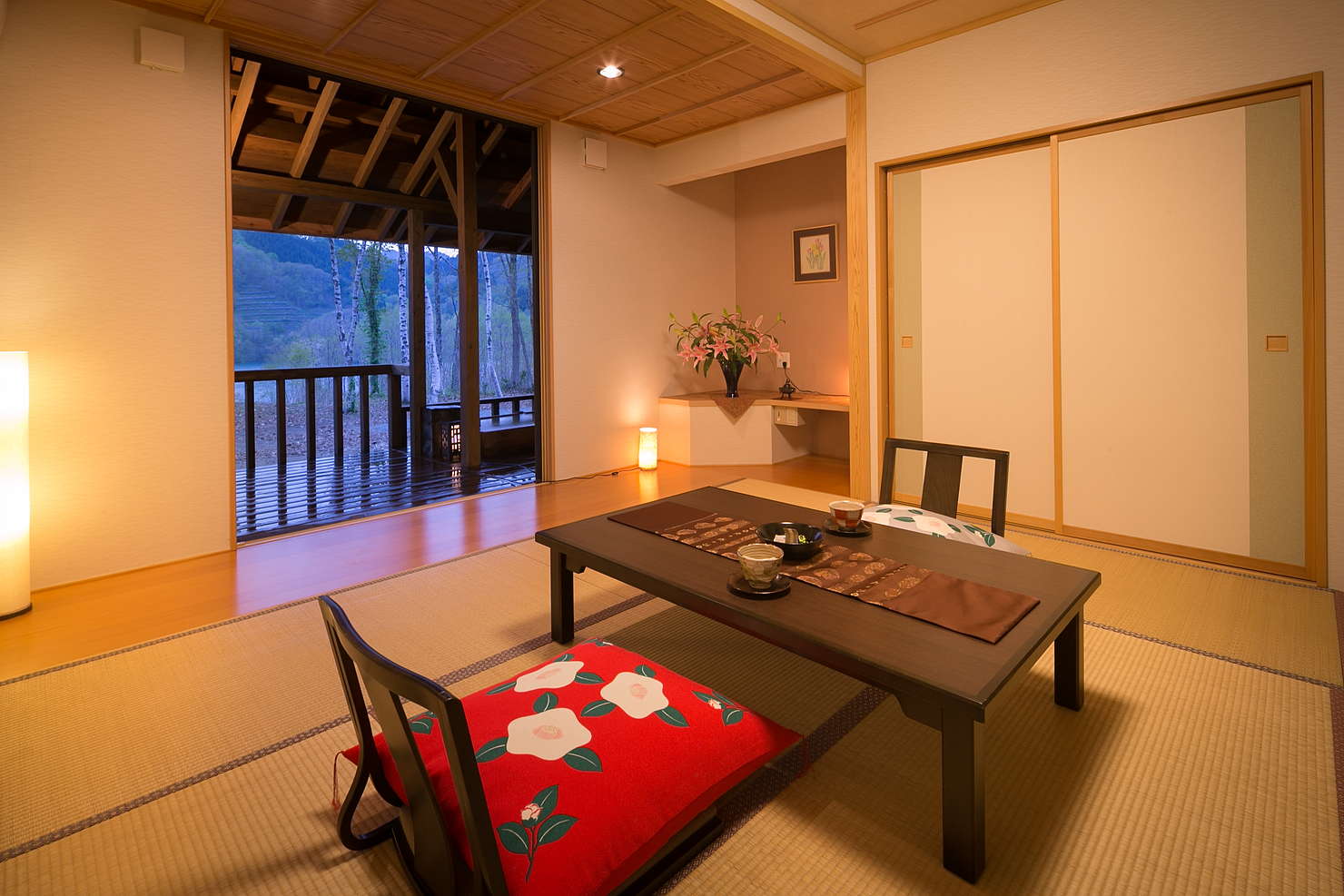 ห้องพักยอดนิยมของเราพร้อมอ่างอาบน้ำกลางแจ้ง