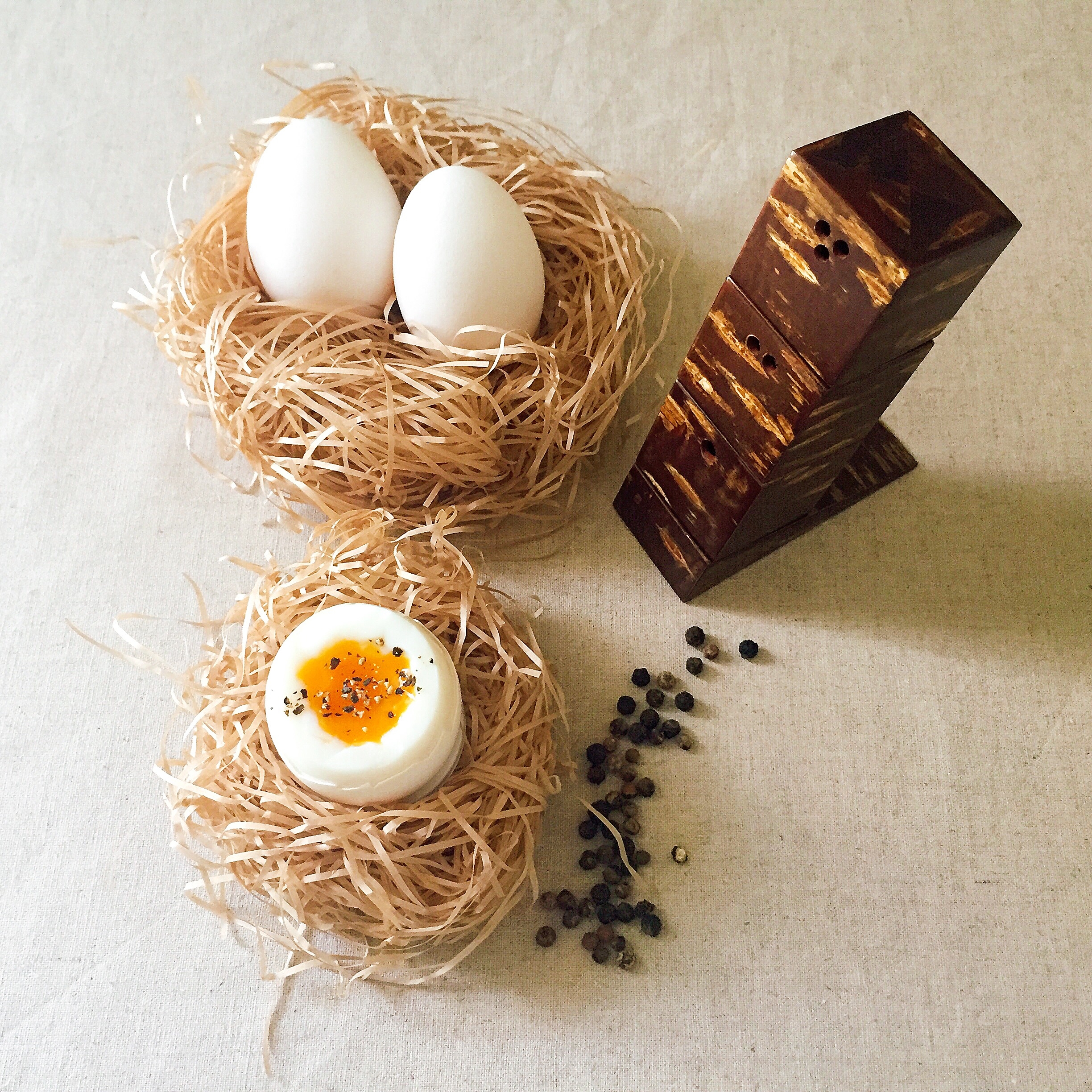 將三個盒子與磁鐵集成在一起的香料容器